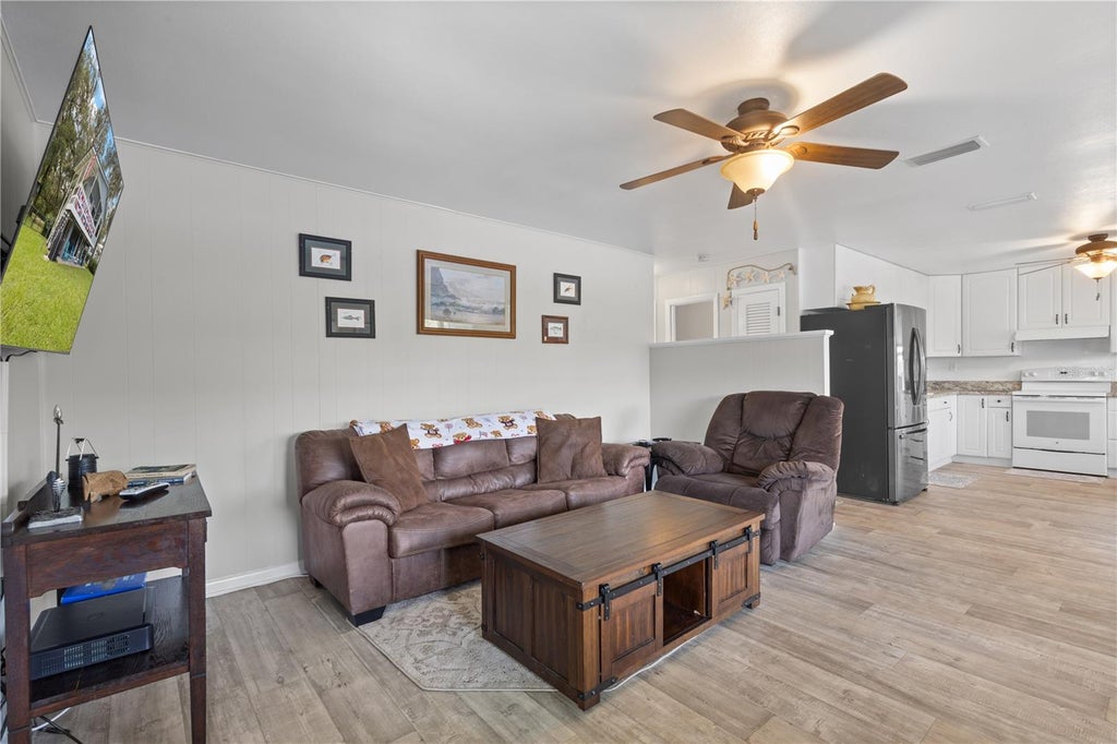 Photo of 473 SE 964 Street, Old Town, FL 32680 (MLS # GC544106)
