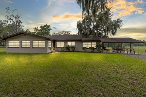 Photo of 950 S Narcoossee Road, Saint Cloud, FL 34771 (MLS # S5107673)