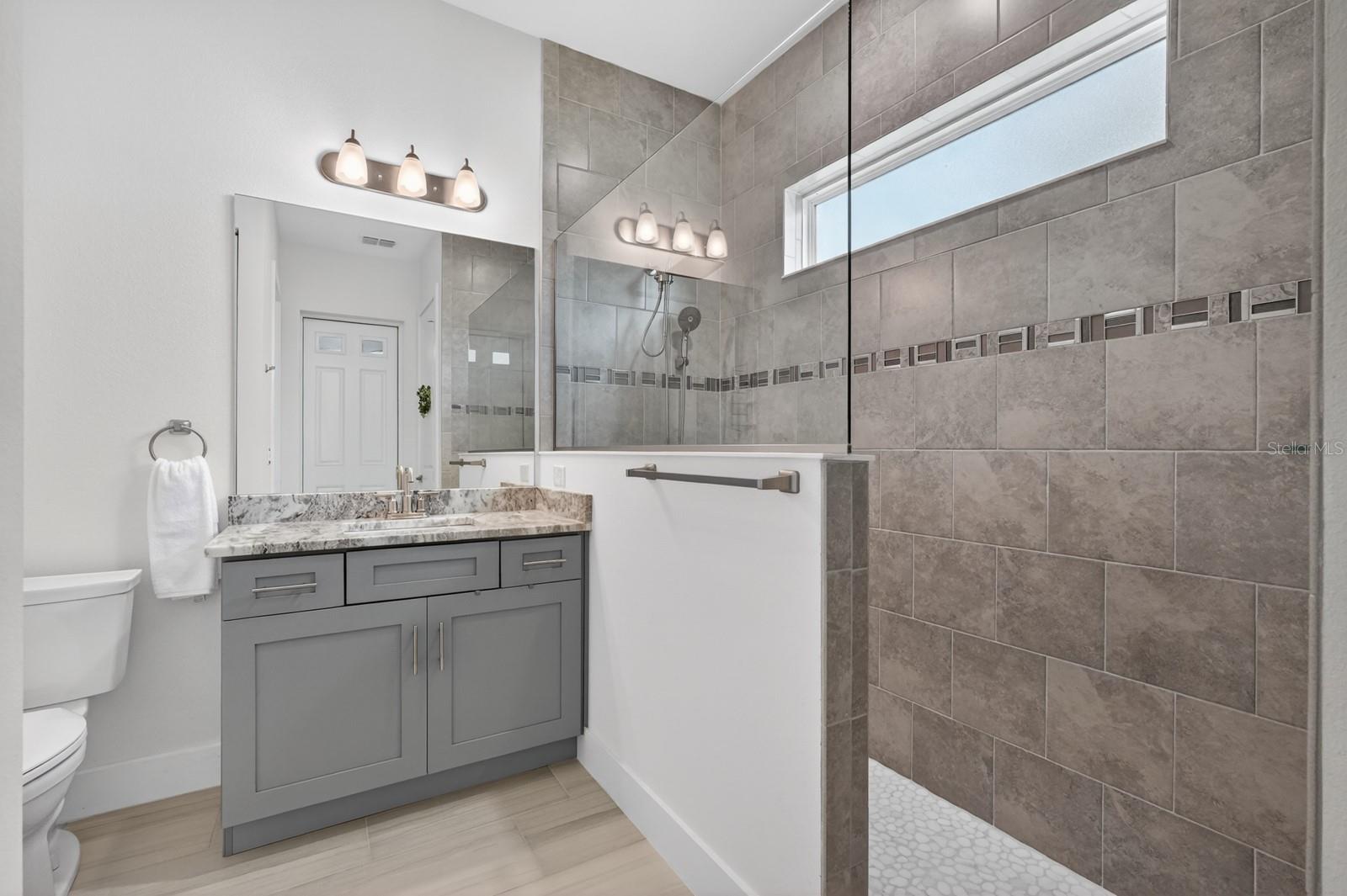 PINE LAKES - Residential