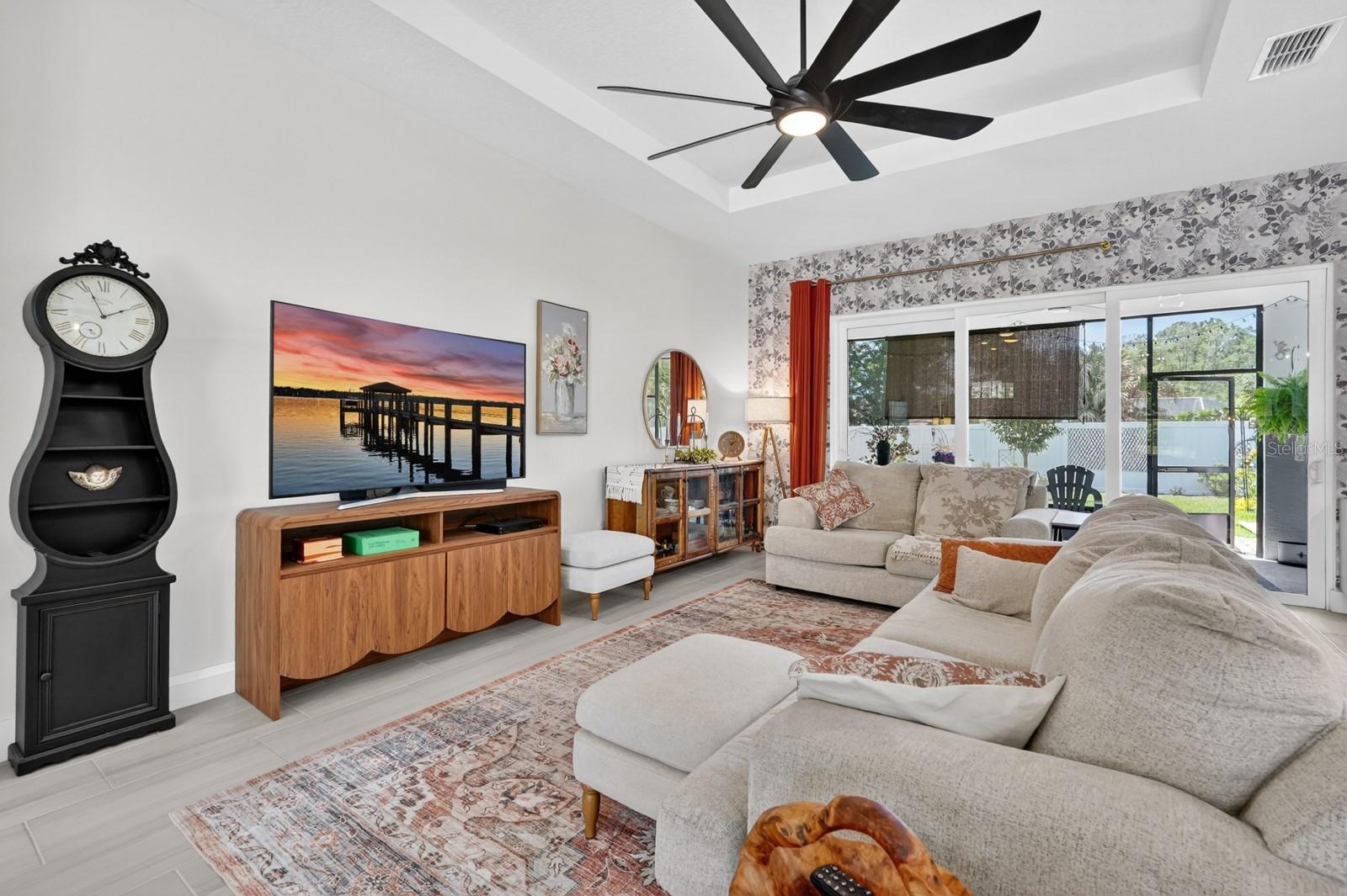 PINE LAKES - Residential