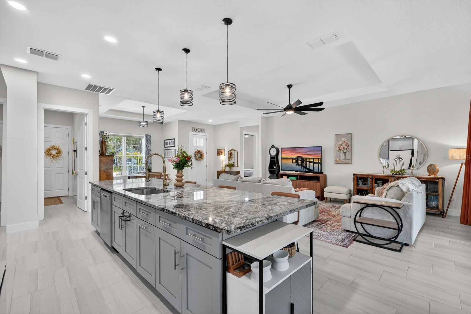 PINE LAKES - Residential