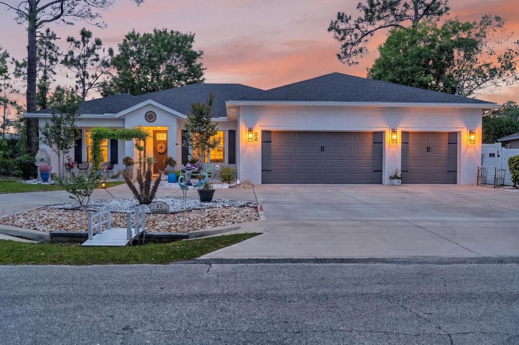 Photo of 22 White Hurst Lane, Palm Coast, FL 32164 (MLS # FC317756)