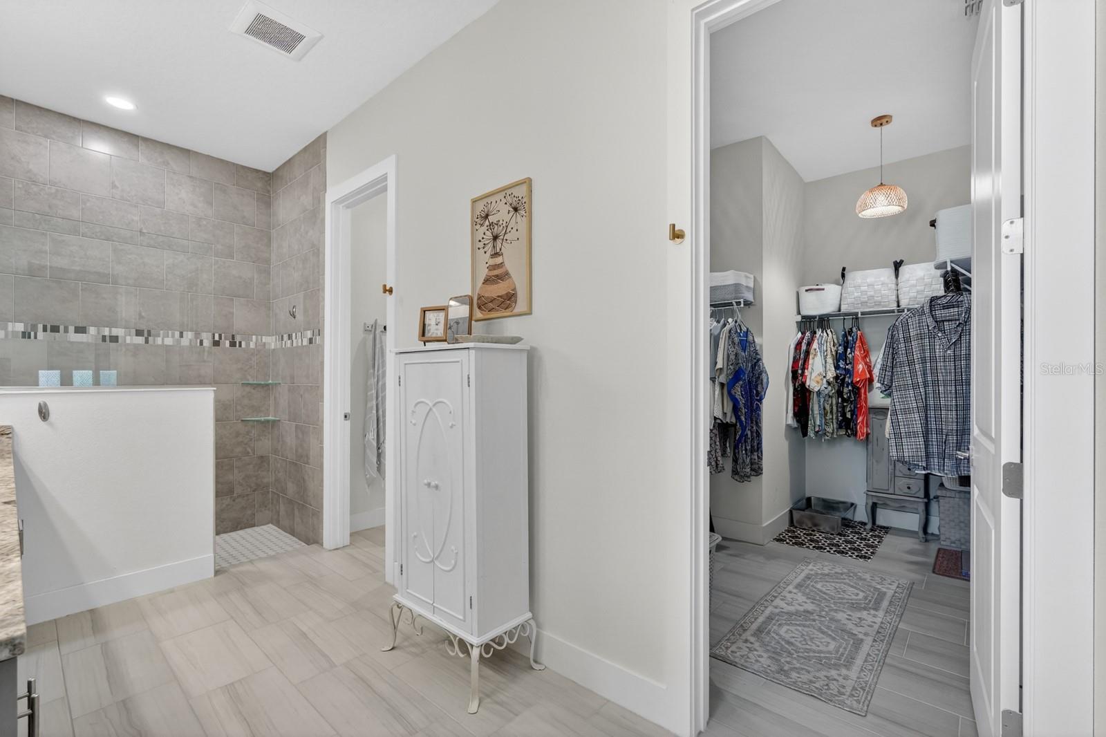 PINE LAKES - Residential