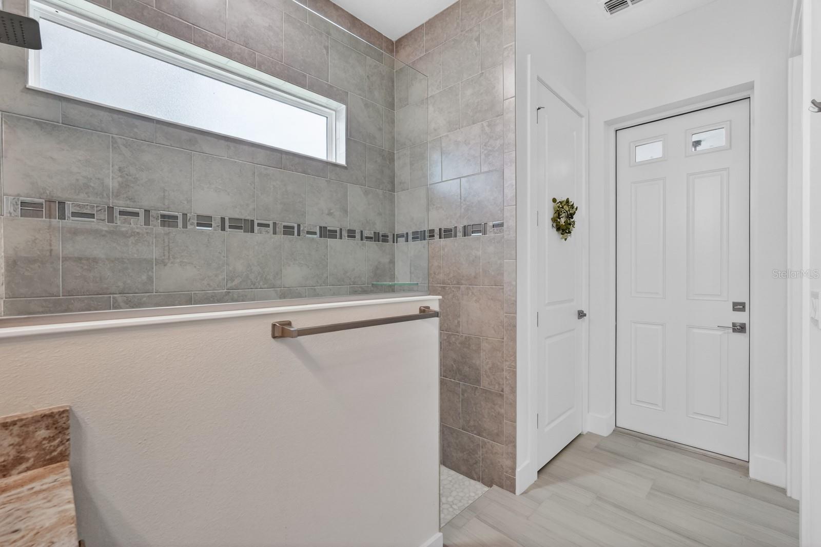 PINE LAKES - Residential