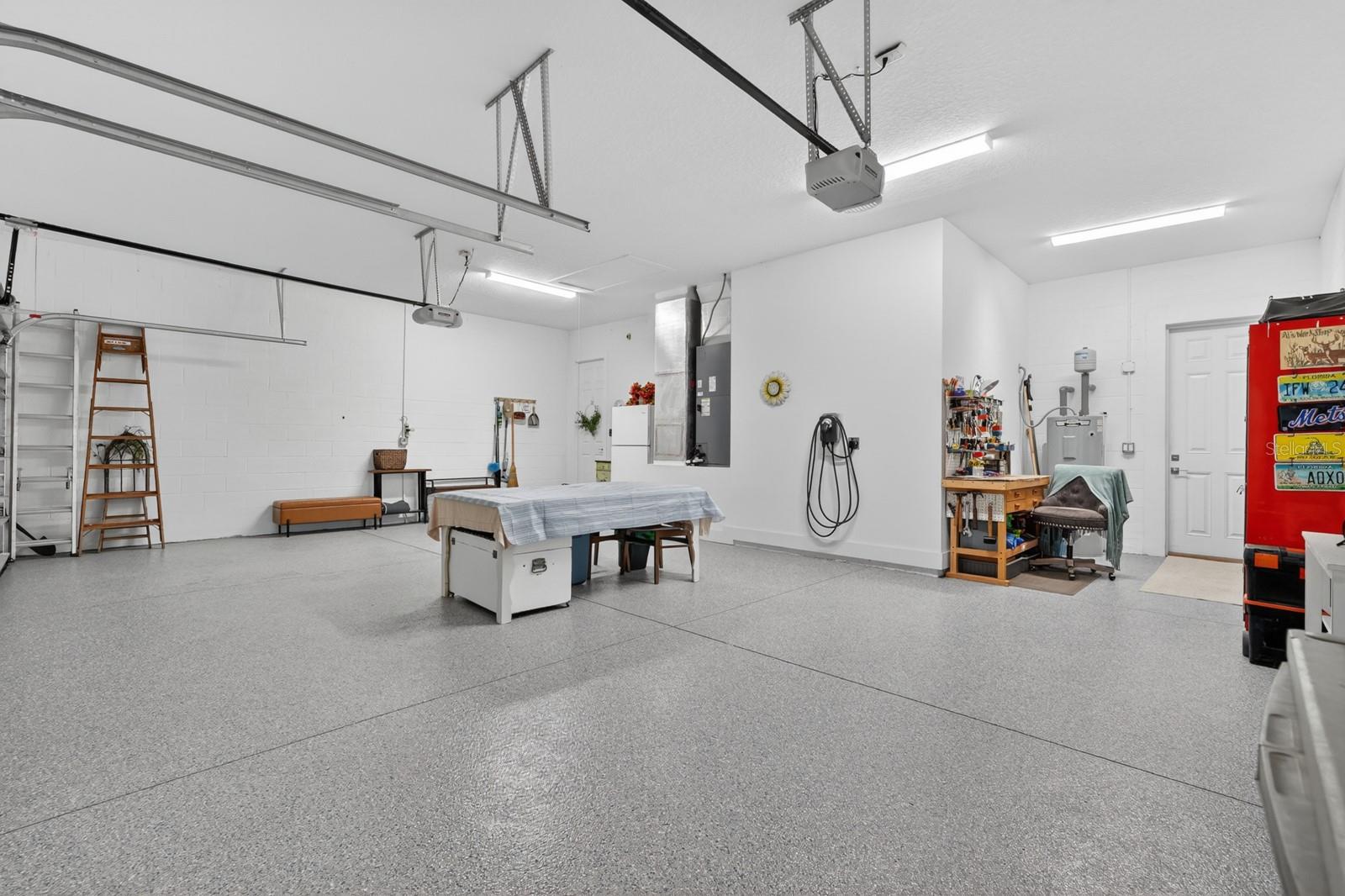 PINE LAKES - Residential