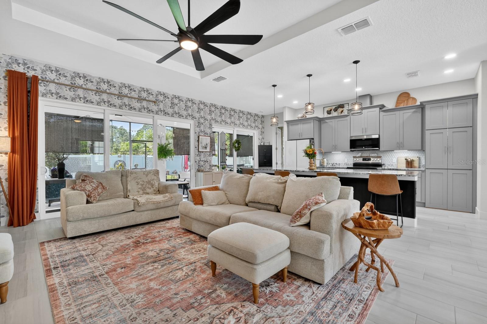 PINE LAKES - Residential