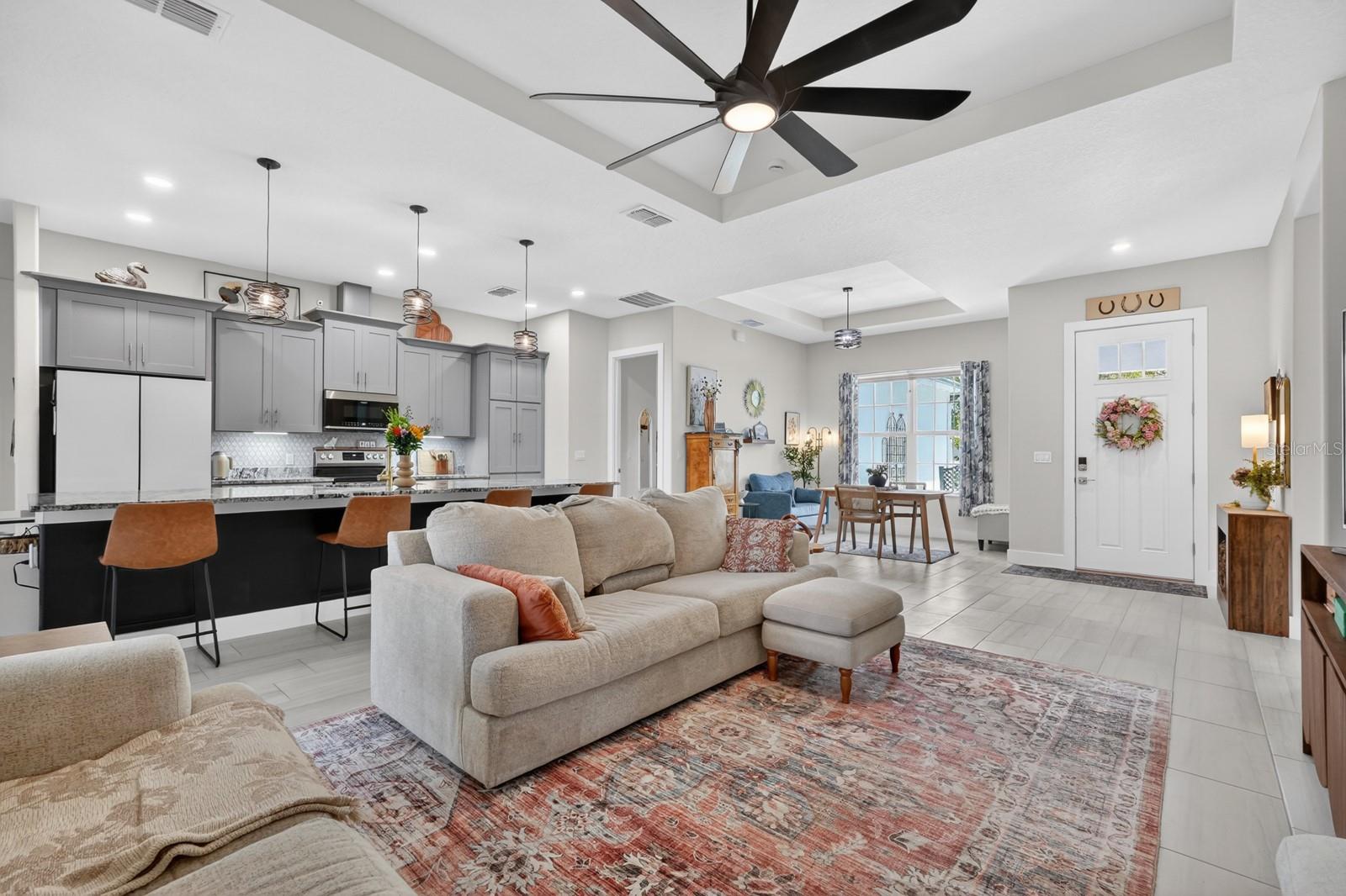 PINE LAKES - Residential