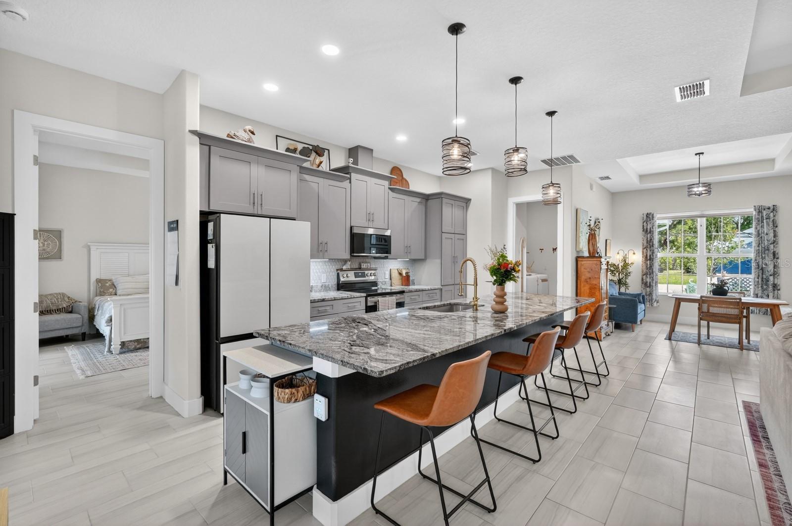 PINE LAKES - Residential