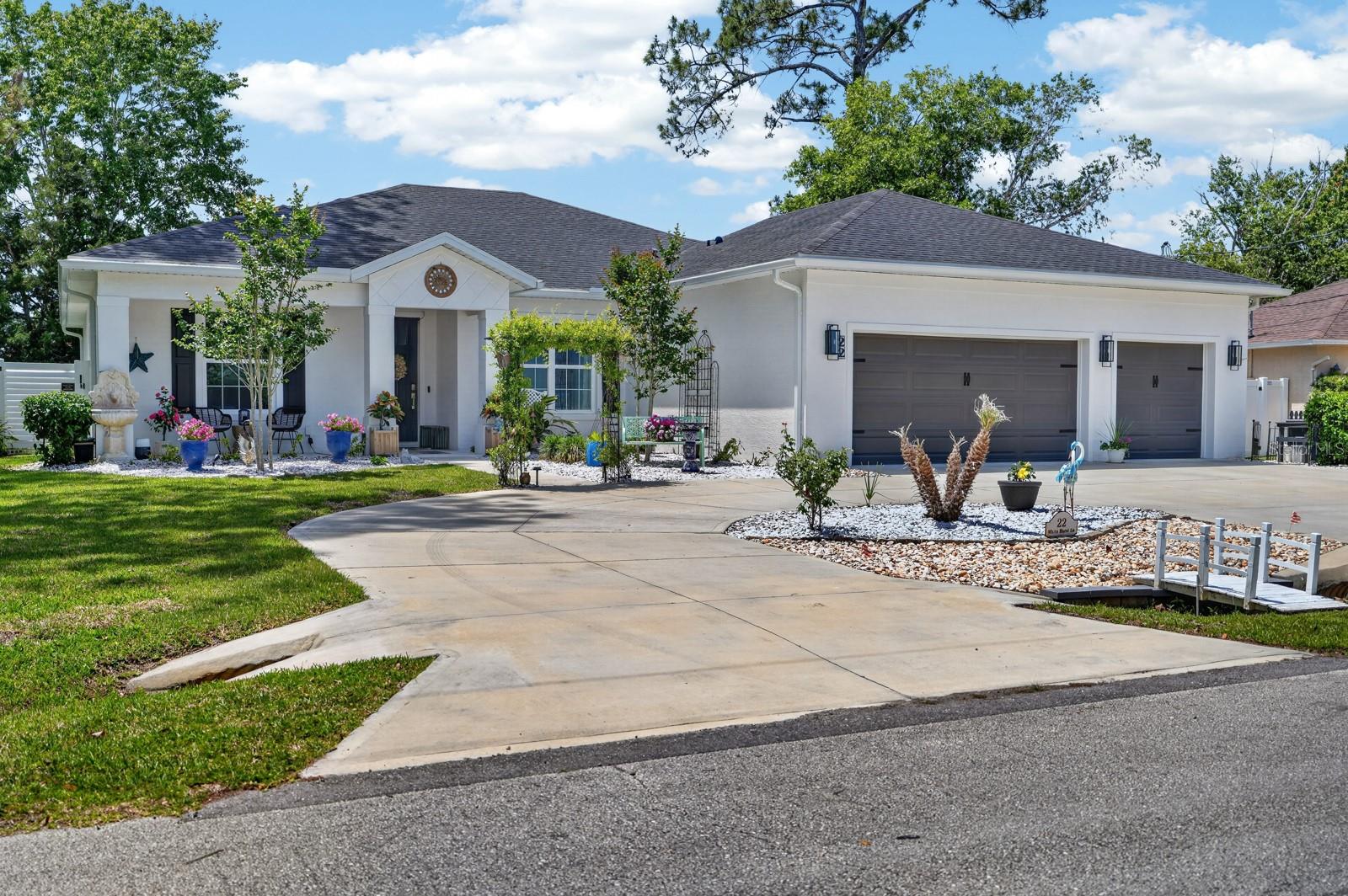 PINE LAKES - Residential