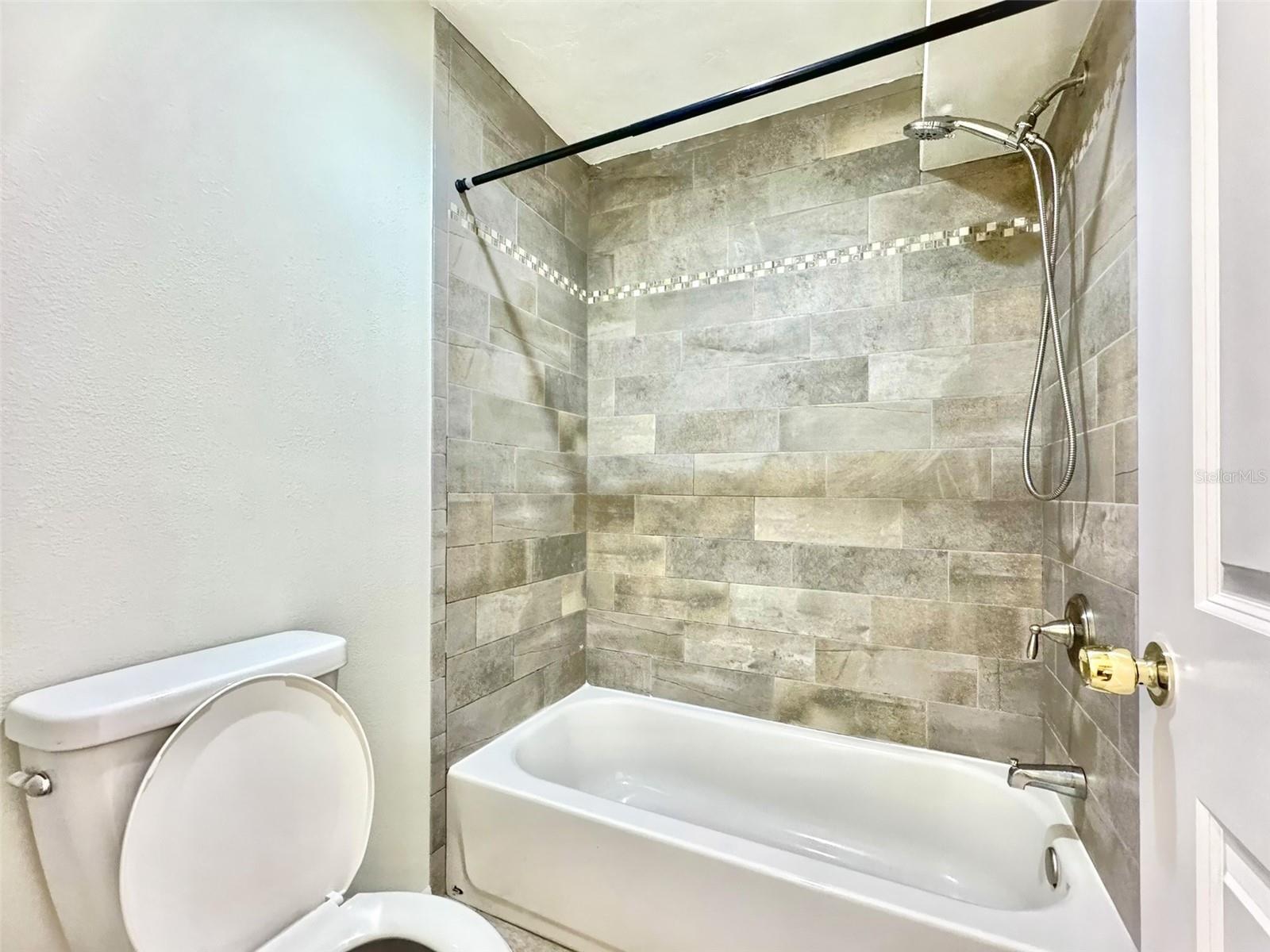 RIVERVIEW J R ETTERS - Residential