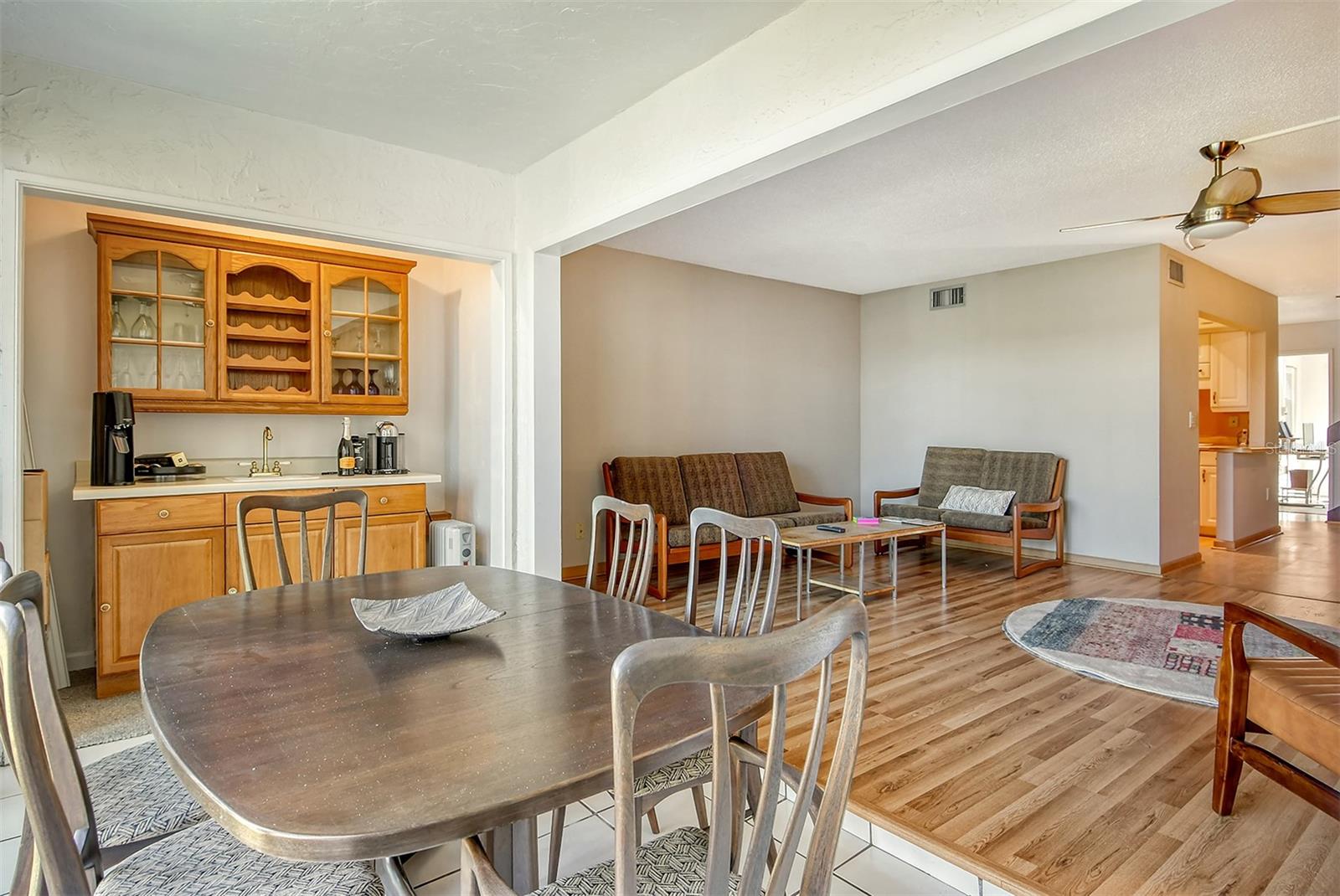 PELICAN COVE I - Residential Lease