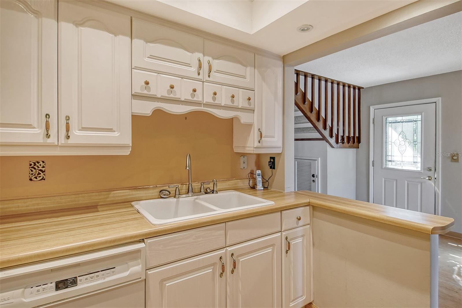 PELICAN COVE I - Residential Lease