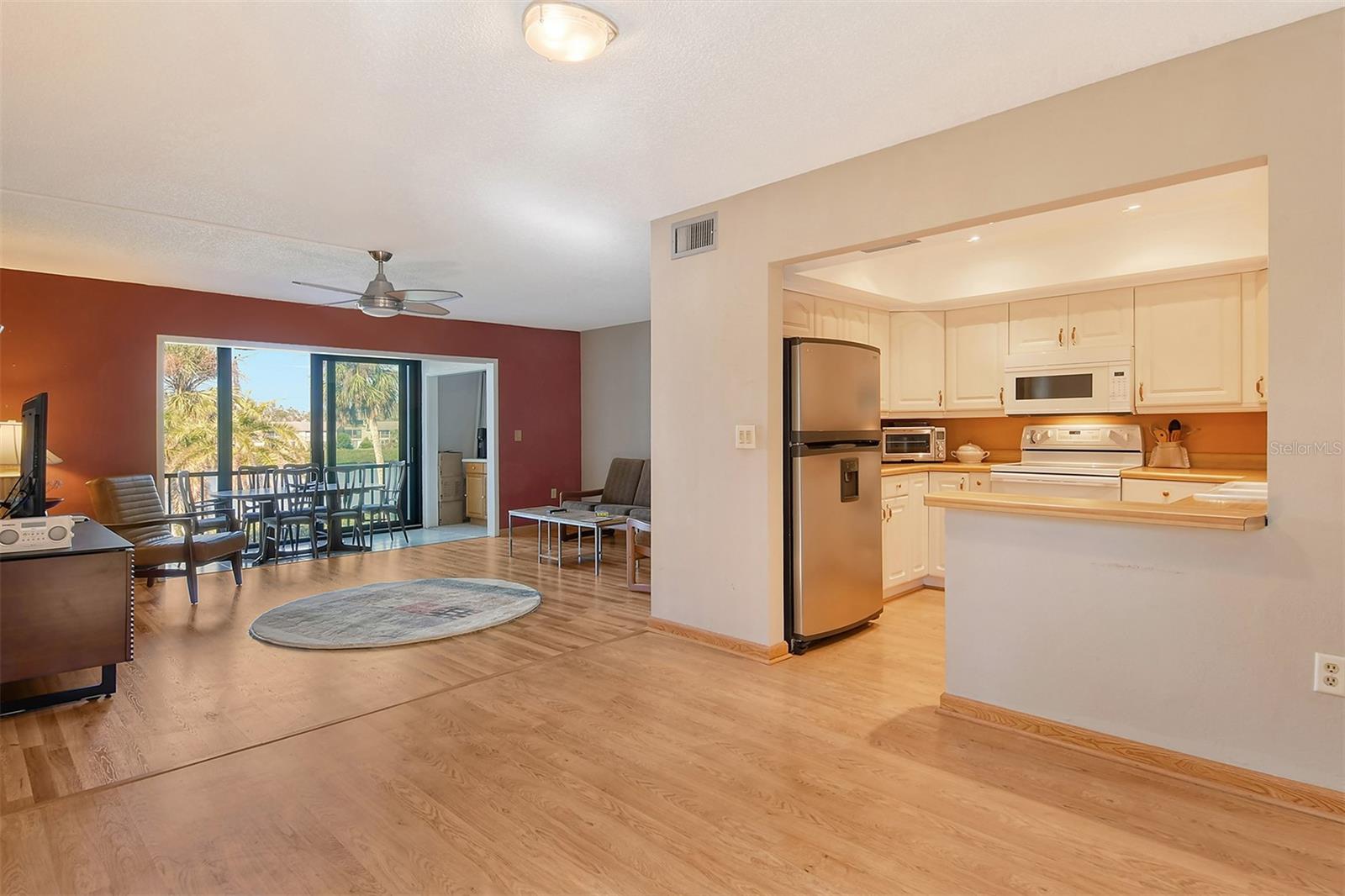 PELICAN COVE I - Residential Lease