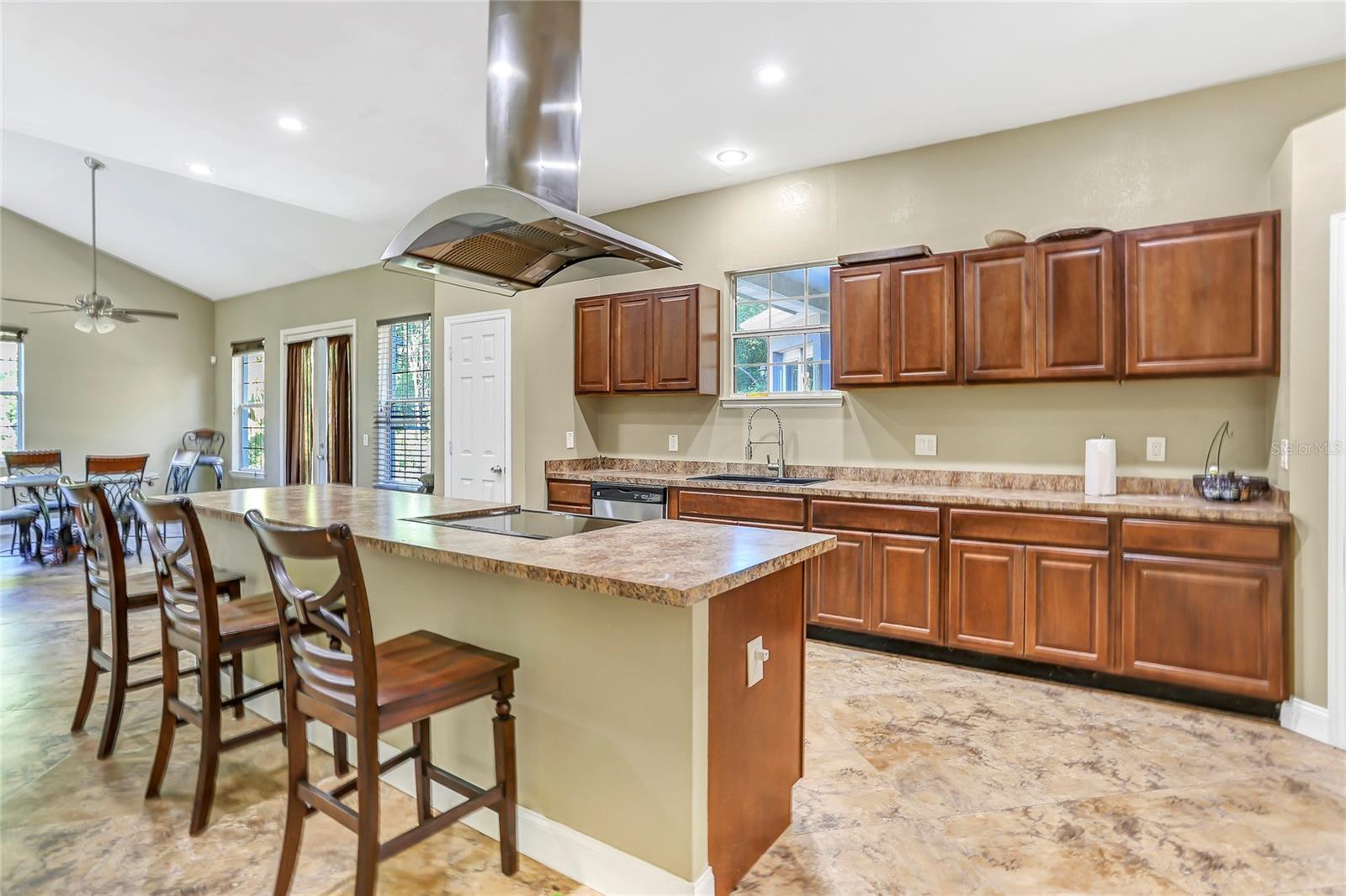 5608 KEVIN AVENUE