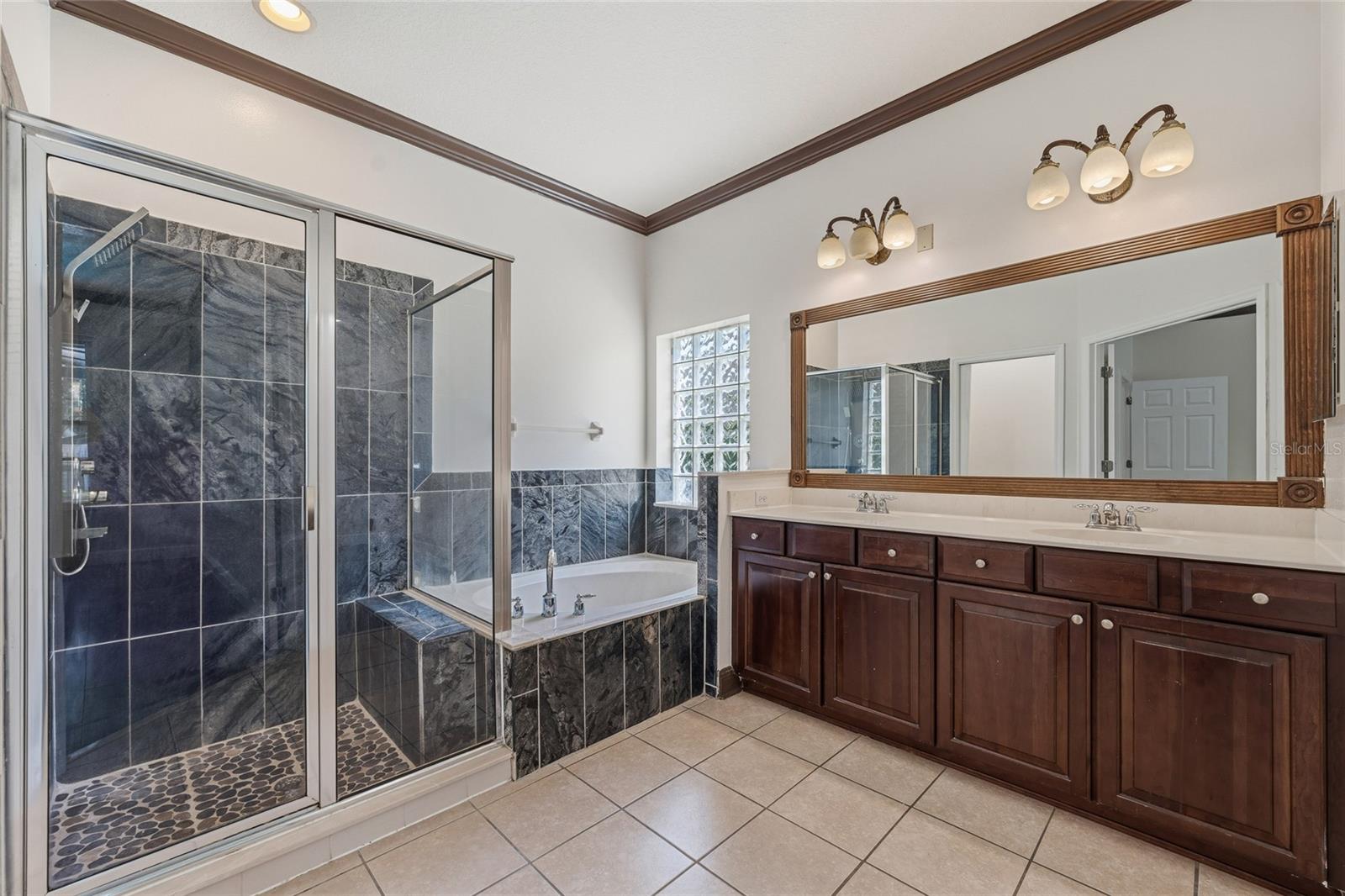 EDEN ISLE - Residential