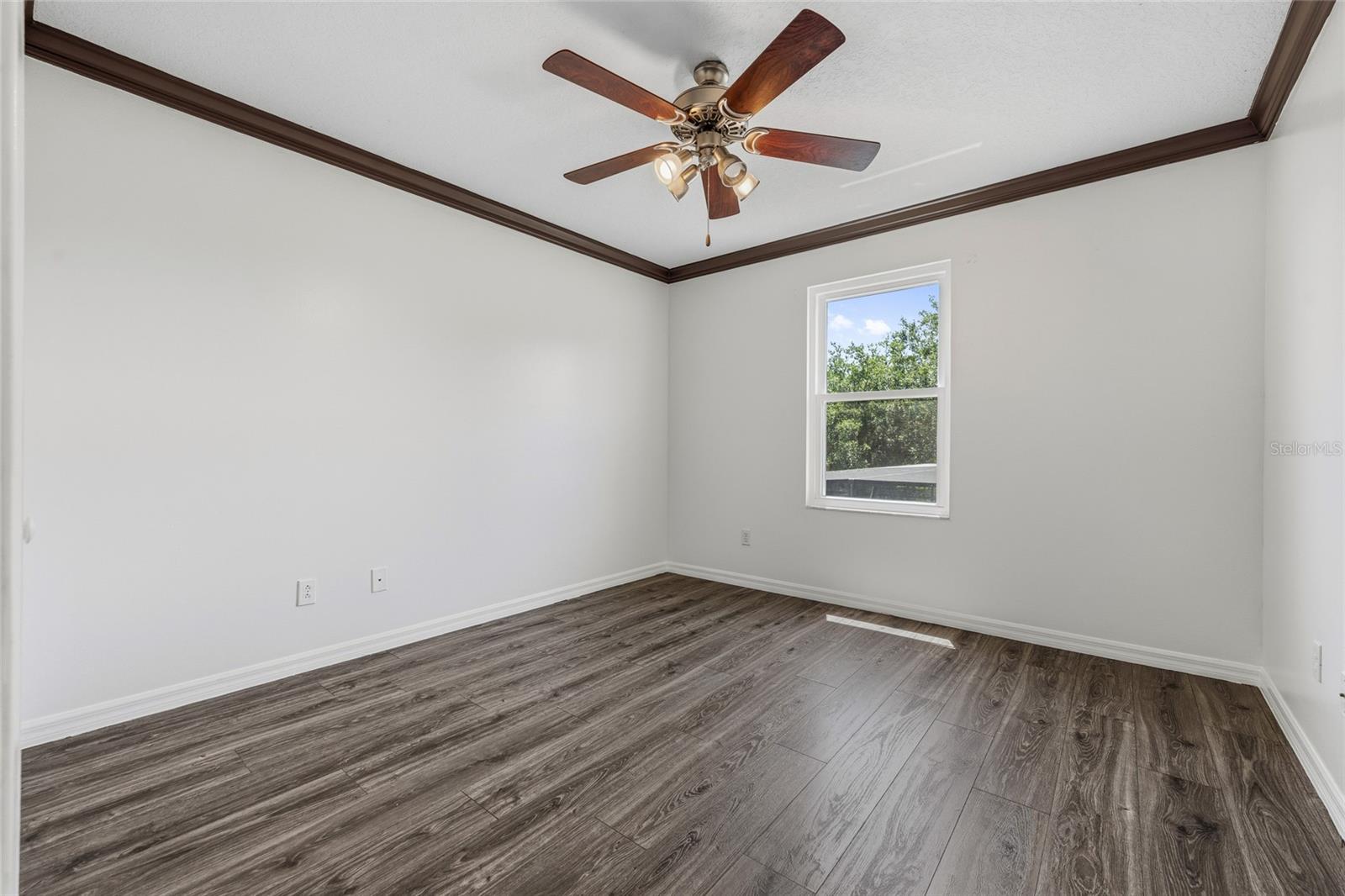 EDEN ISLE - Residential