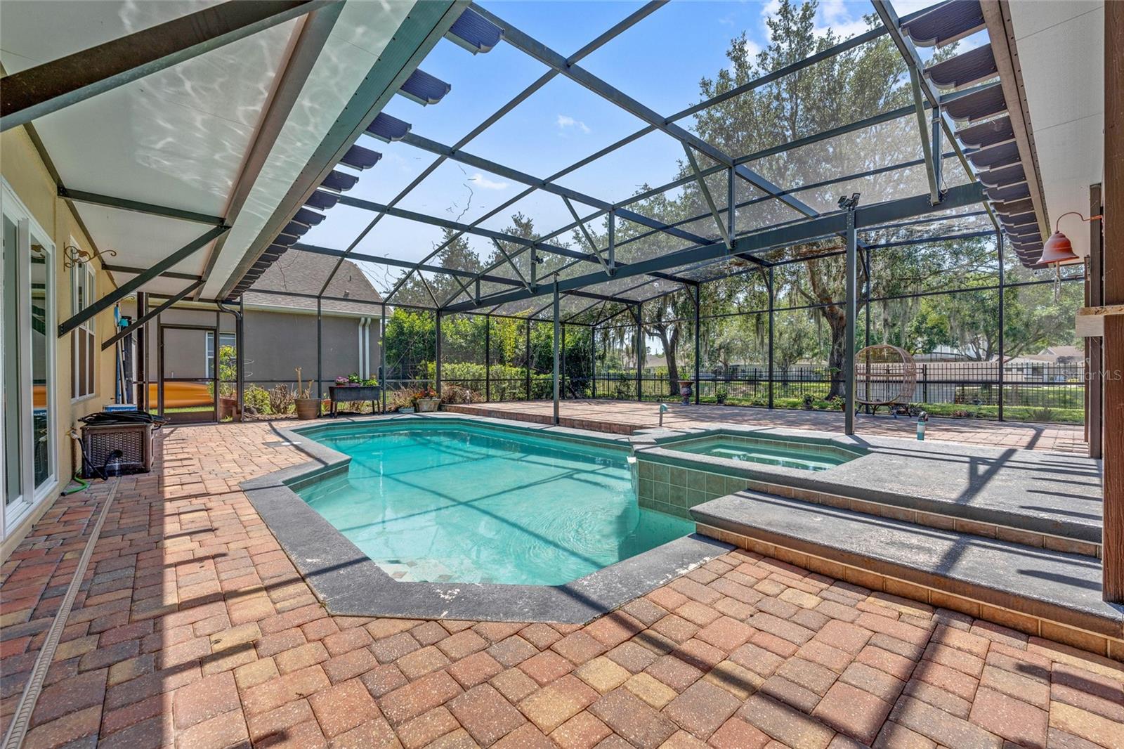 EDEN ISLE - Residential