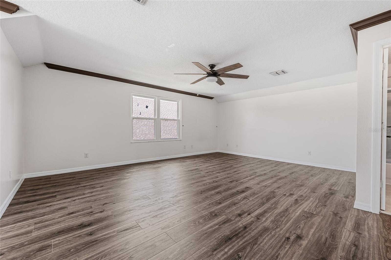 EDEN ISLE - Residential