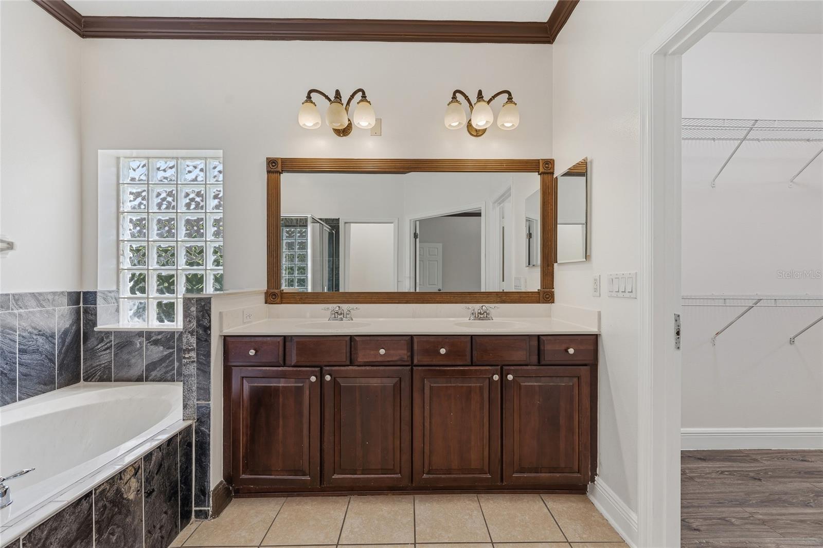 EDEN ISLE - Residential