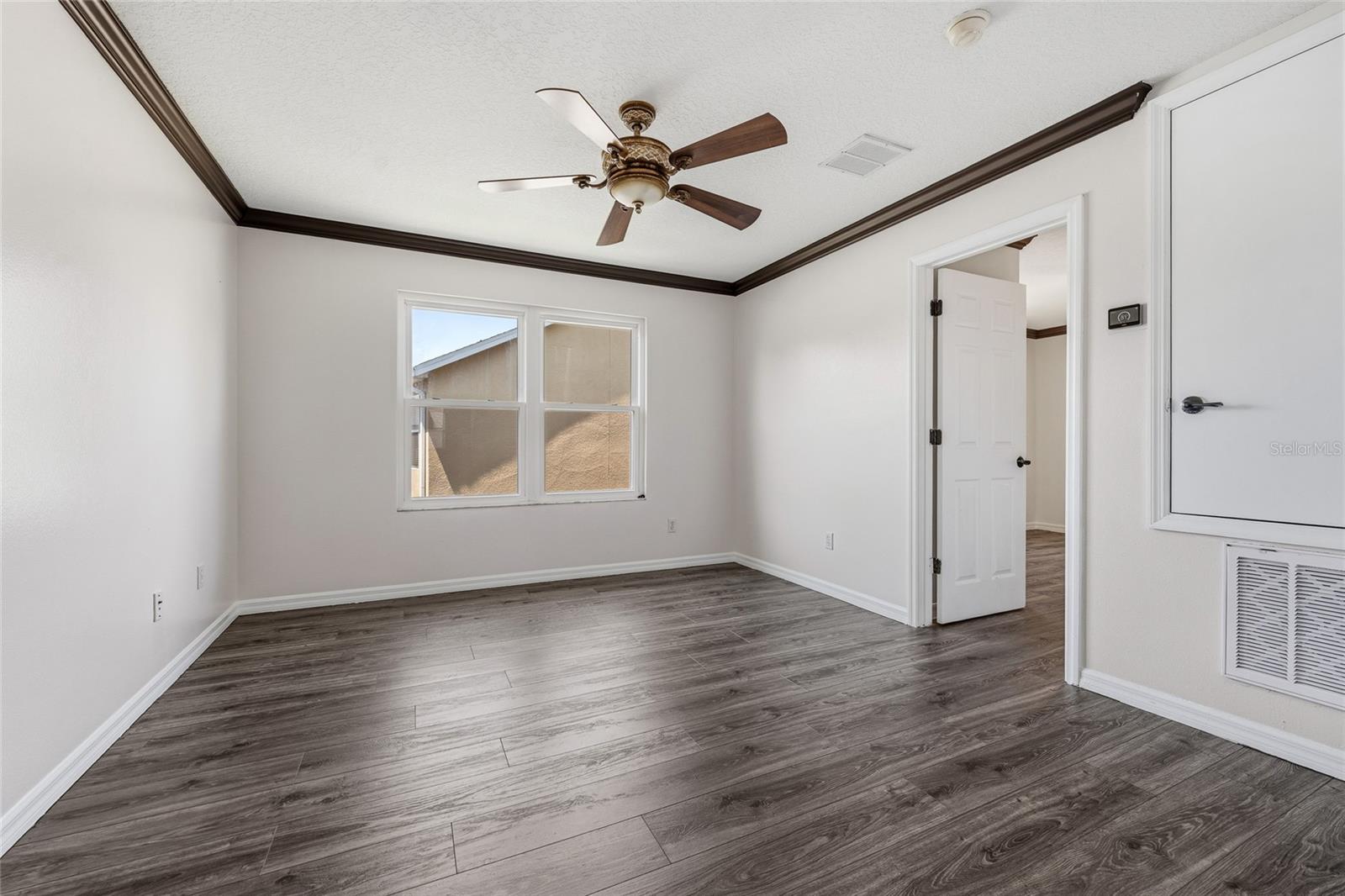 EDEN ISLE - Residential