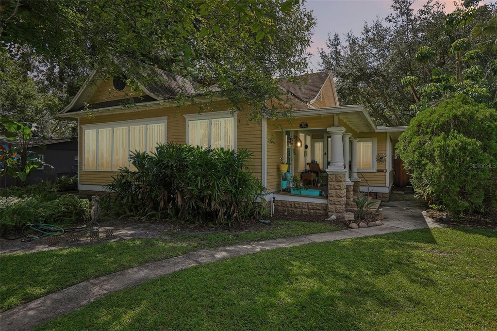 Photo of 204 W Thomas Street, Tampa, FL 33604 (MLS # TB8546493)