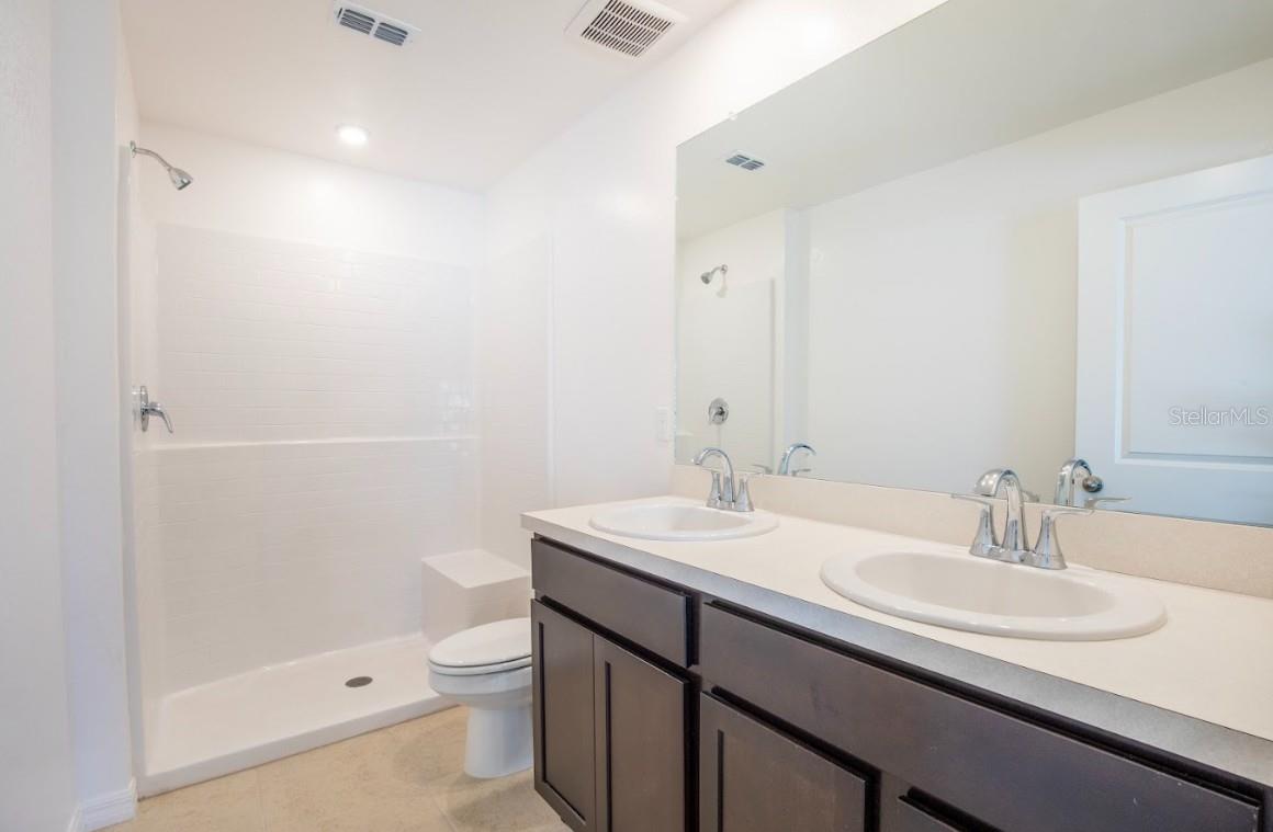 17384 ROBINSON AVENUE