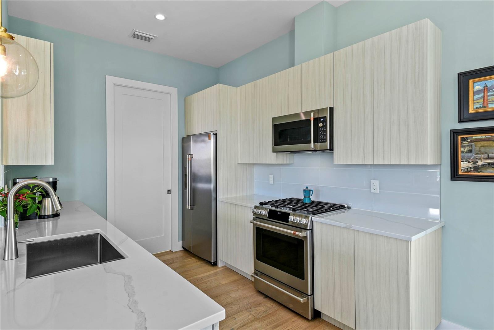 RIVERSIDE LANDING PH 01 - Residential