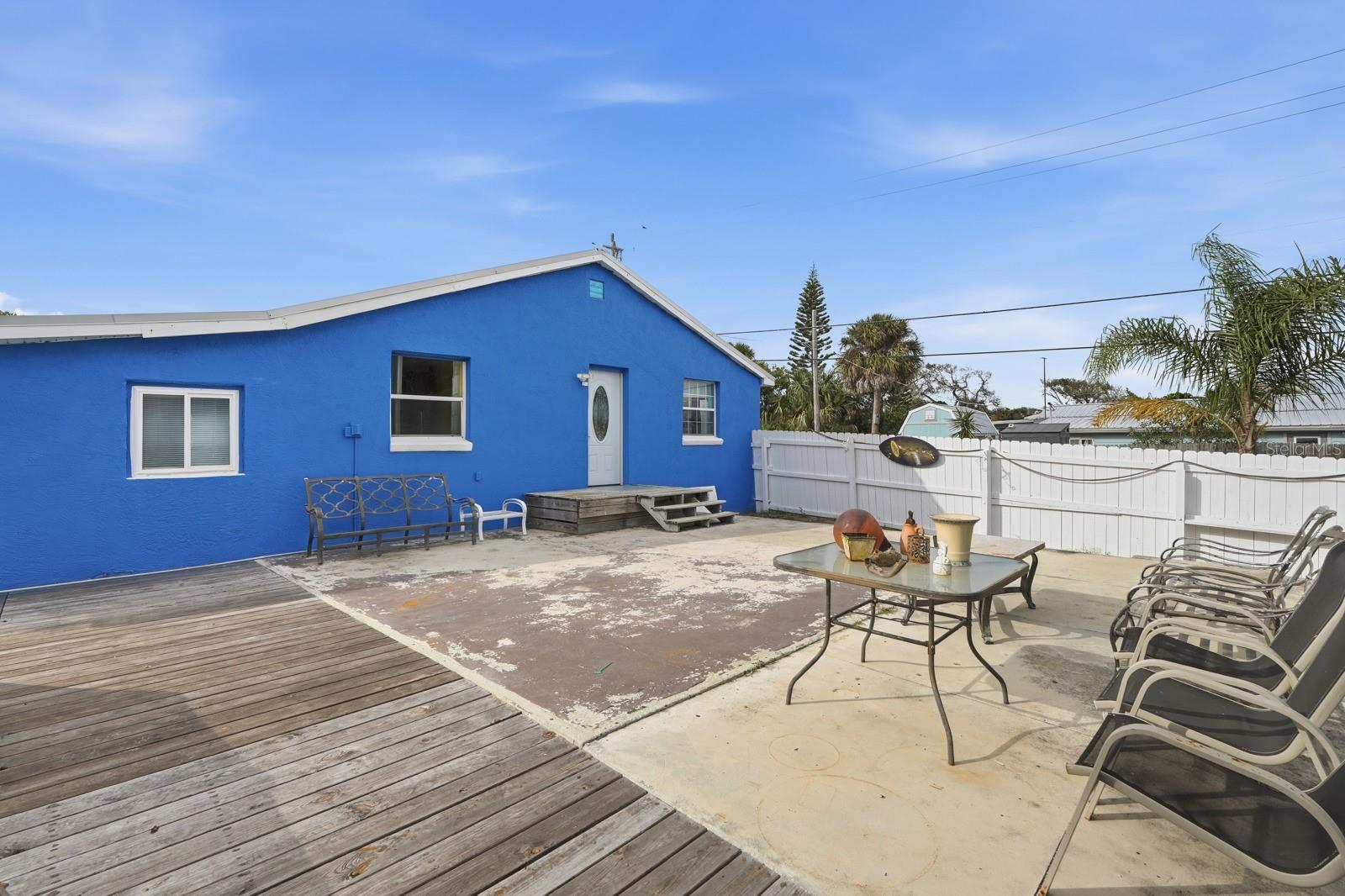 HUSTONS DAYTONA BEACH - Residential