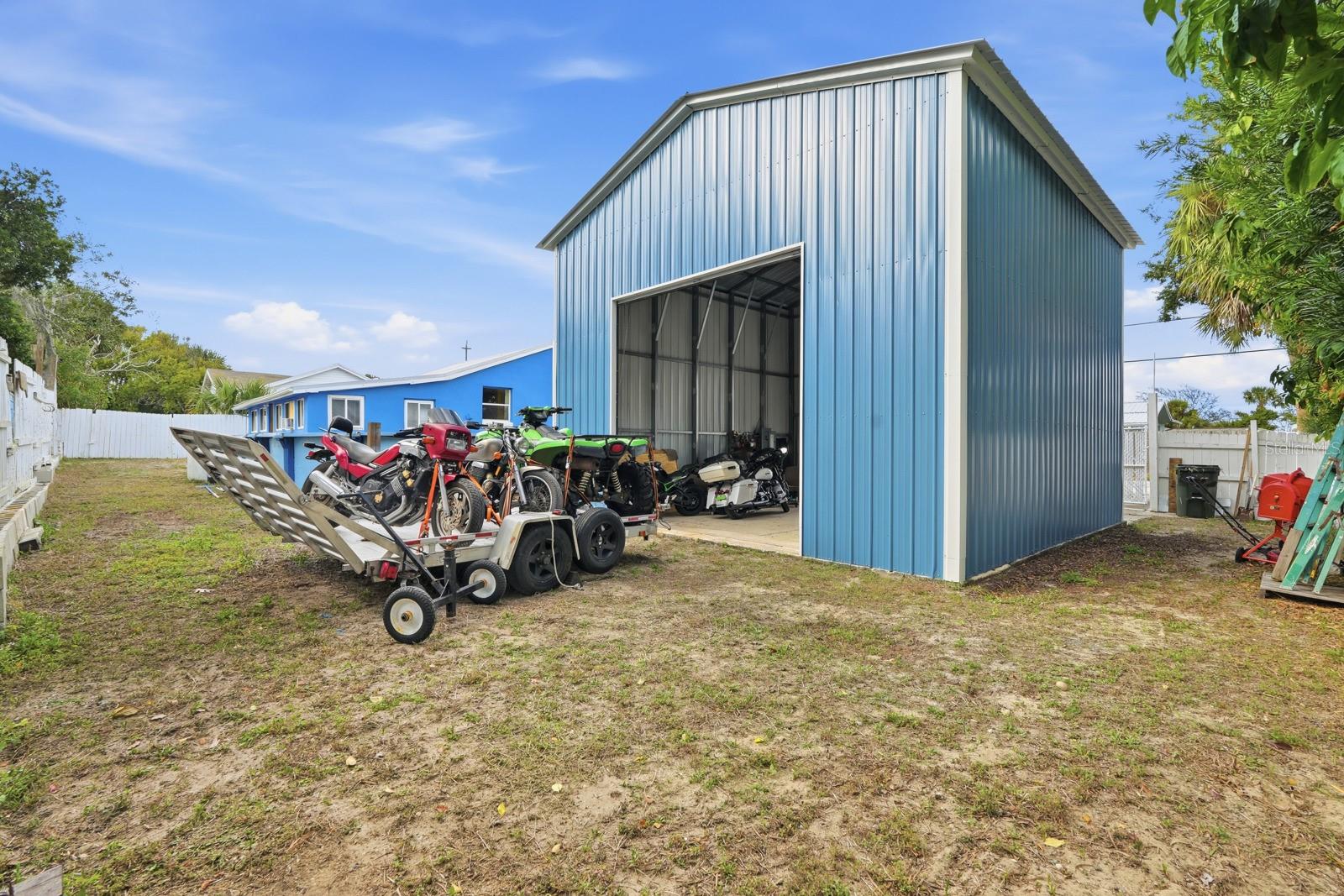 HUSTONS DAYTONA BEACH - Residential