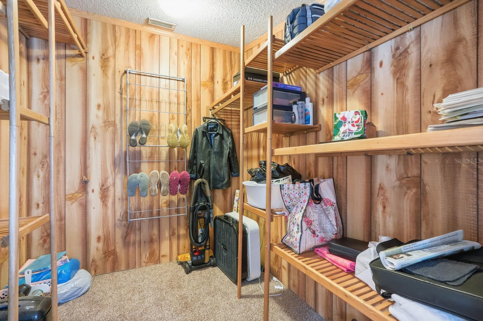 HUSTONS DAYTONA BEACH - Residential