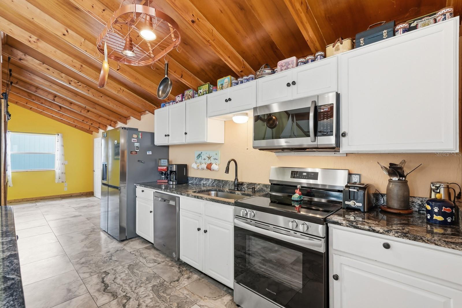 HUSTONS DAYTONA BEACH - Residential