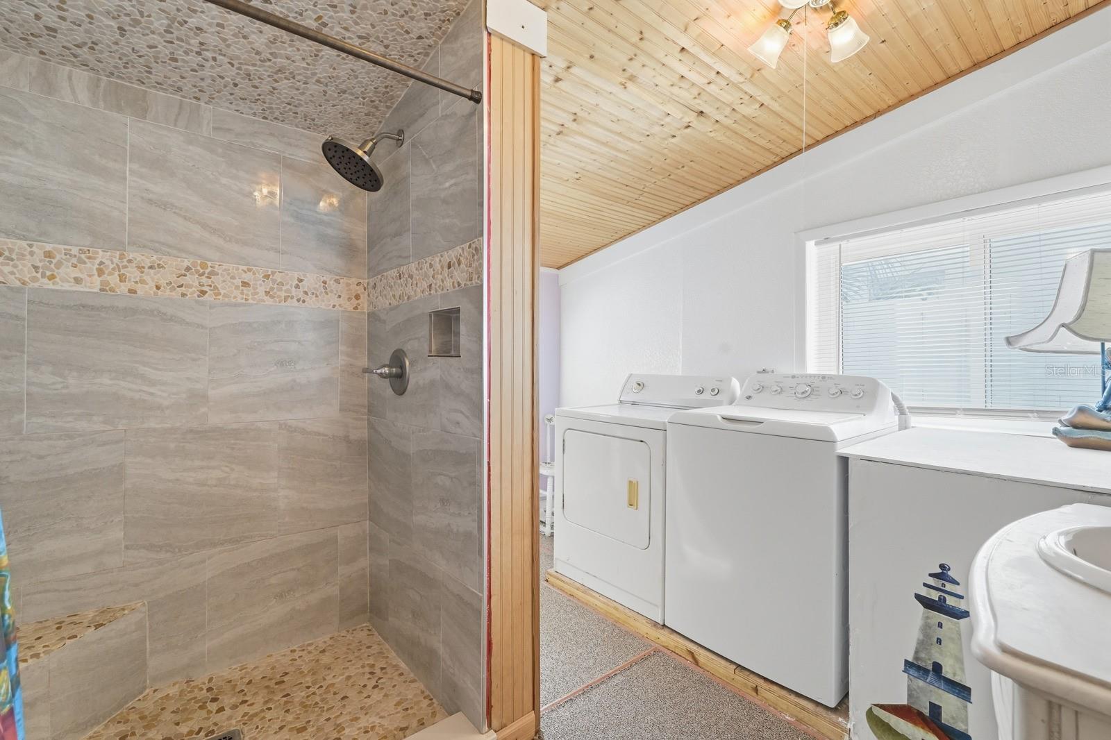 HUSTONS DAYTONA BEACH - Residential