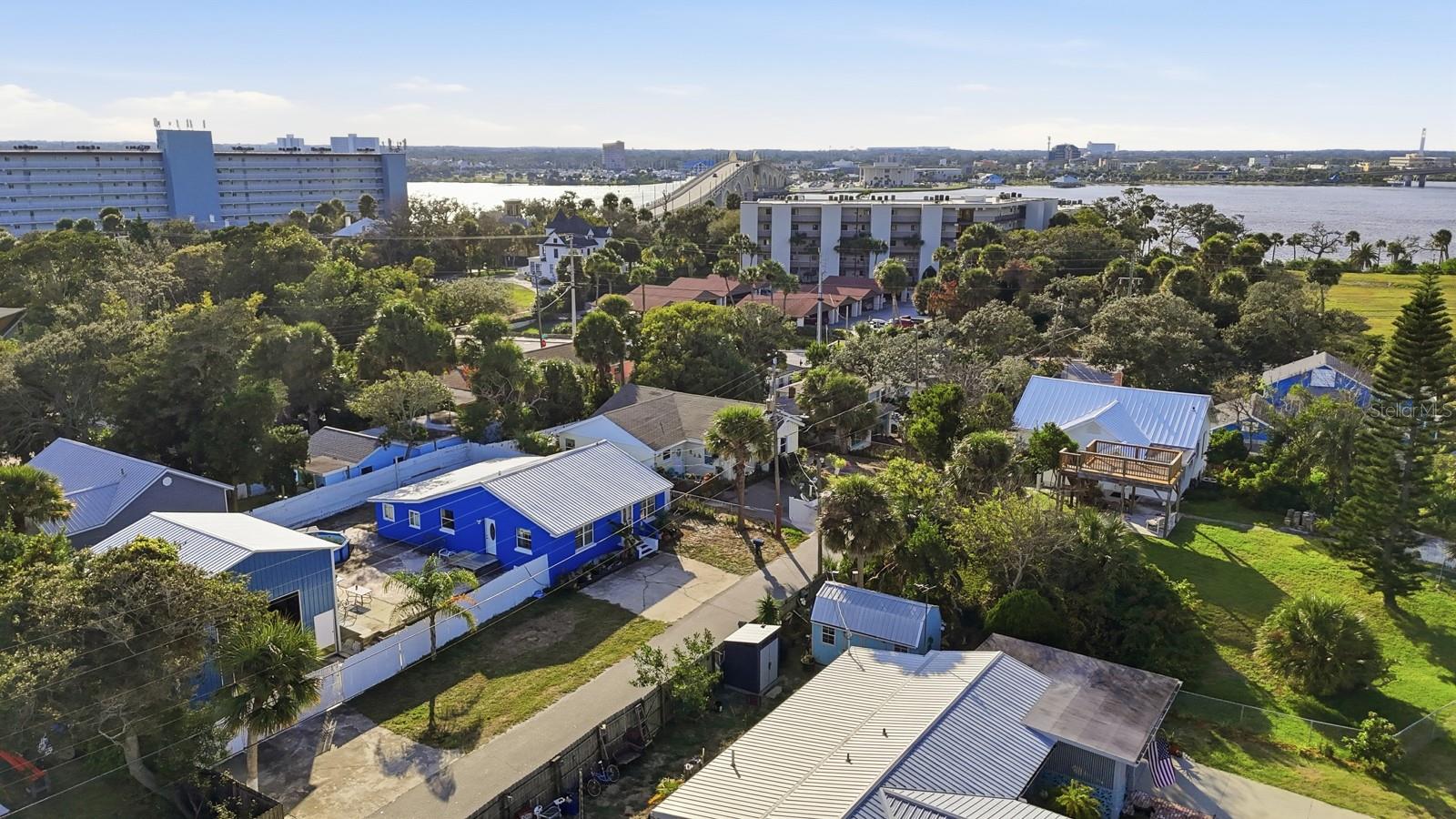 HUSTONS DAYTONA BEACH - Residential