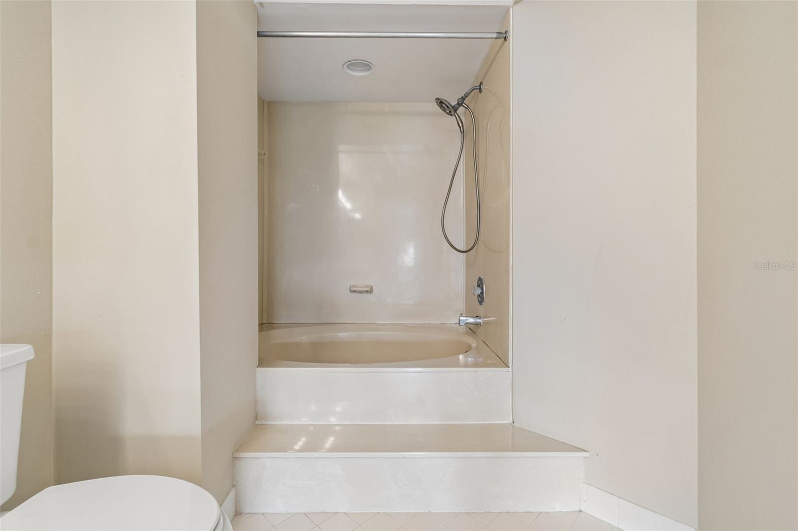 VISTA VERDE WEST - Residential