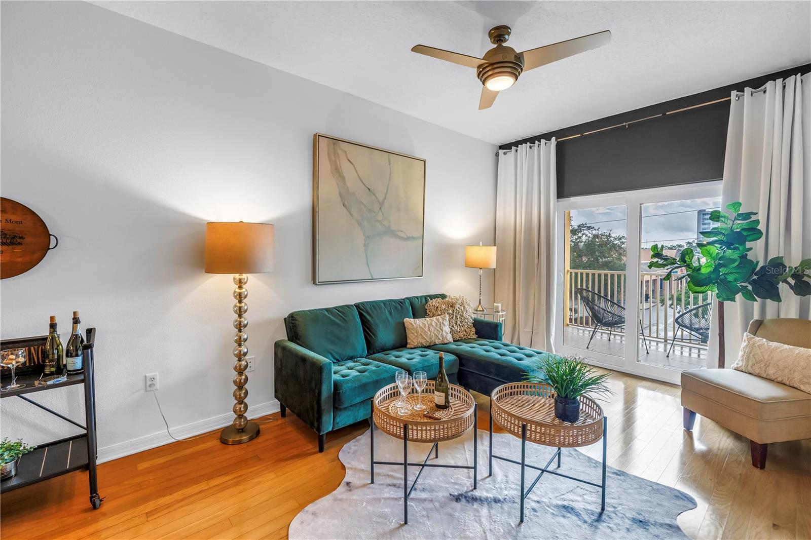 CASABLANCA TOWERS CONDO - Residential Lease