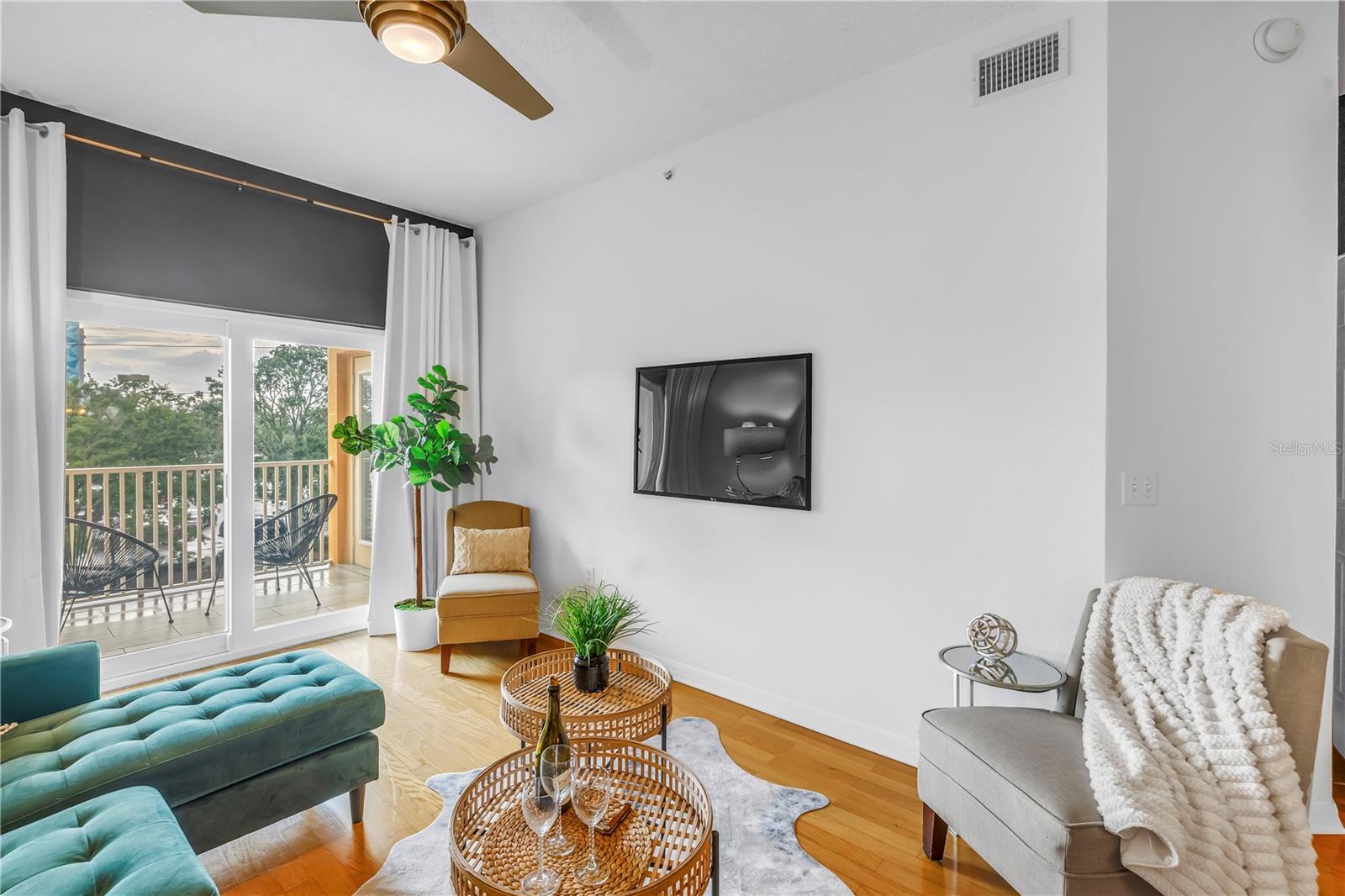 CASABLANCA TOWERS CONDO - Residential Lease