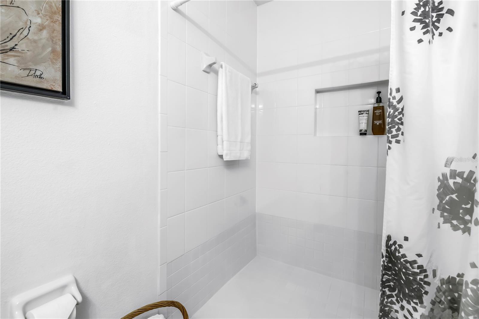 CASABLANCA TOWERS CONDO - Residential Lease