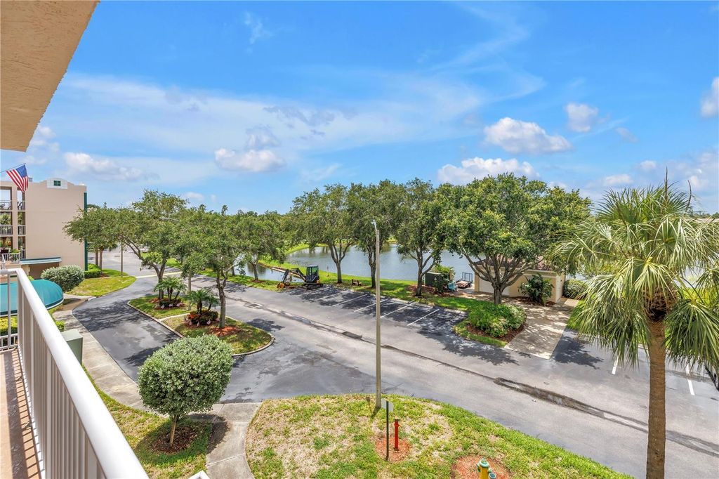 Photo of 316 8th Street S #204, St Petersburg, FL 33701 (MLS # TB8457183)