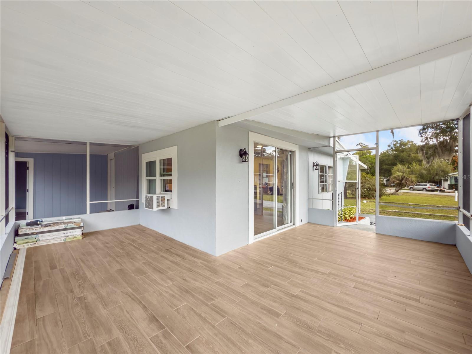 WOODLAND MANOR MOBILE HOME - Residential