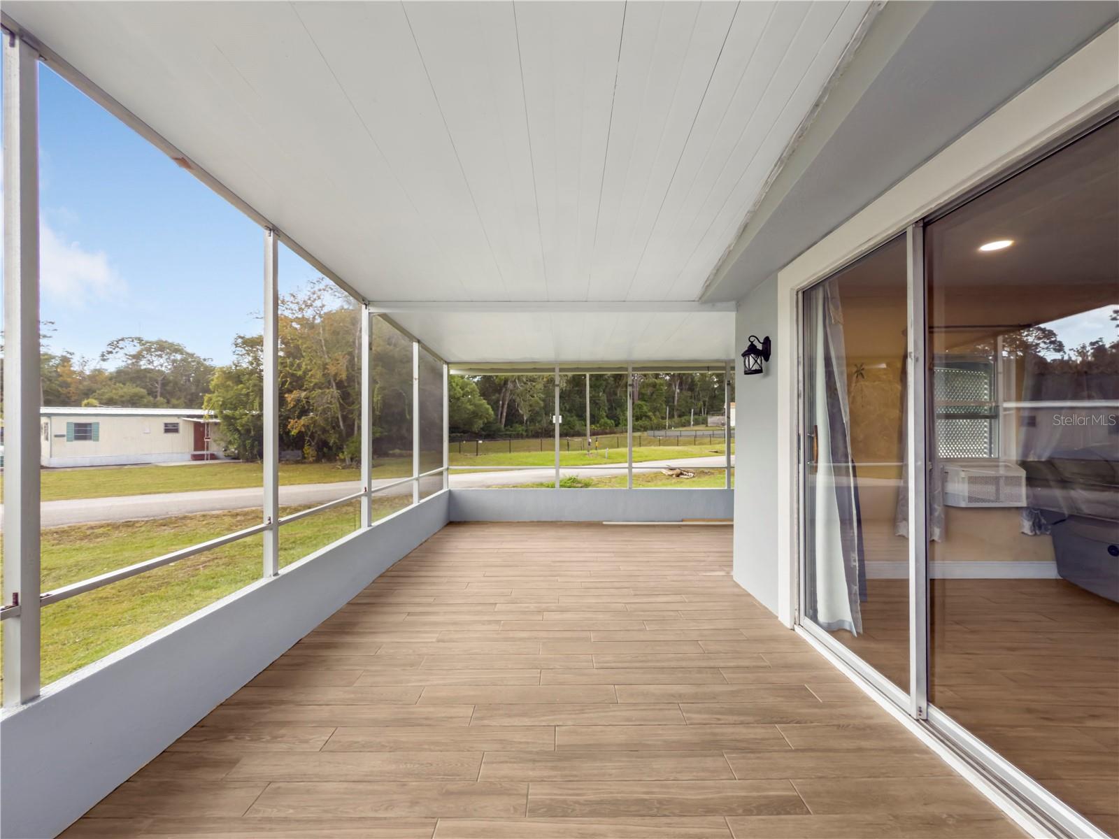 WOODLAND MANOR MOBILE HOME - Residential