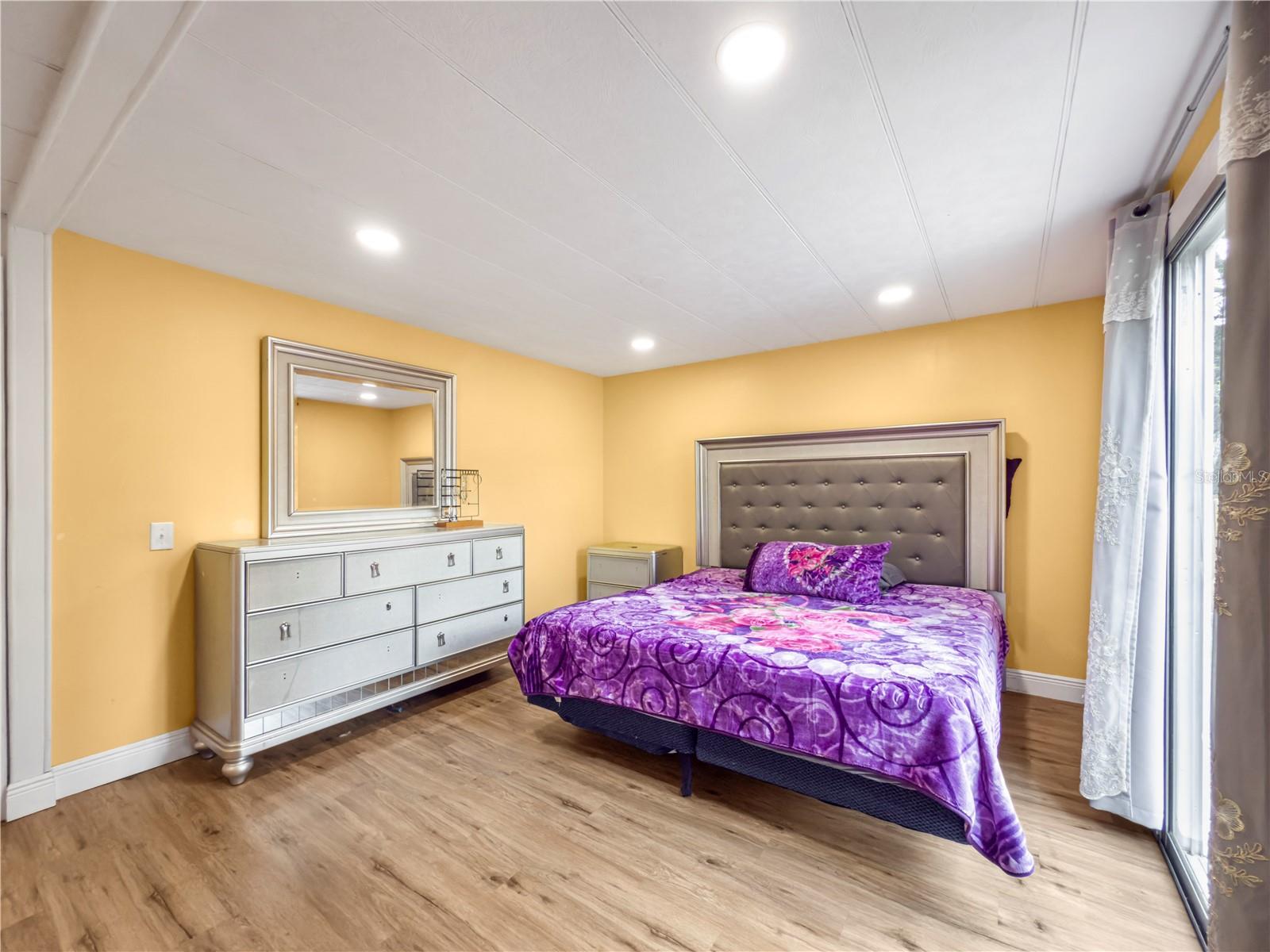 WOODLAND MANOR MOBILE HOME - Residential