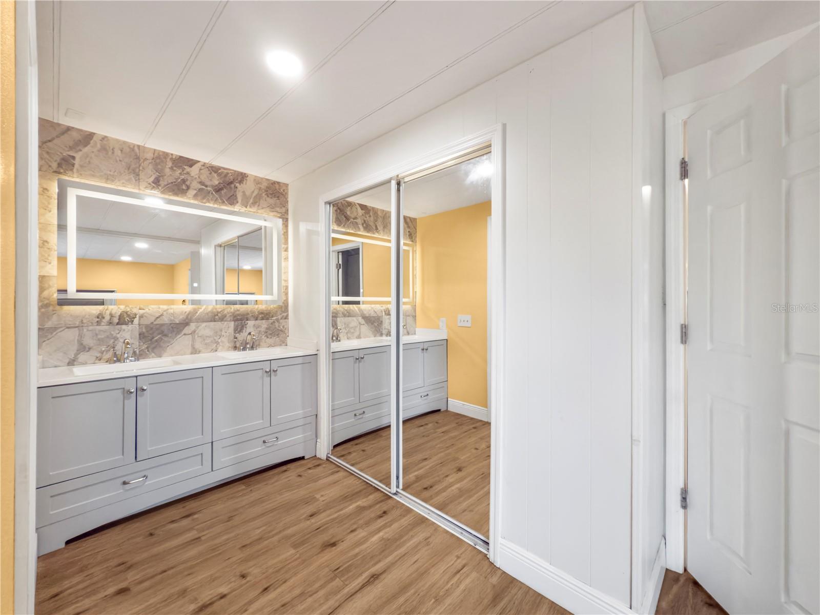 WOODLAND MANOR MOBILE HOME - Residential