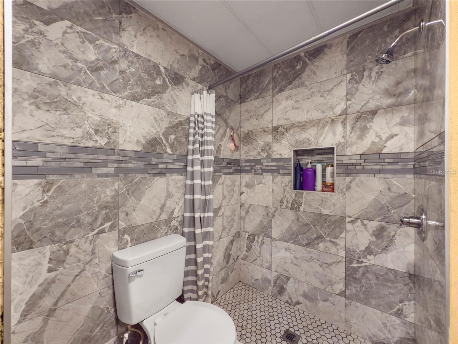 WOODLAND MANOR MOBILE HOME - Residential