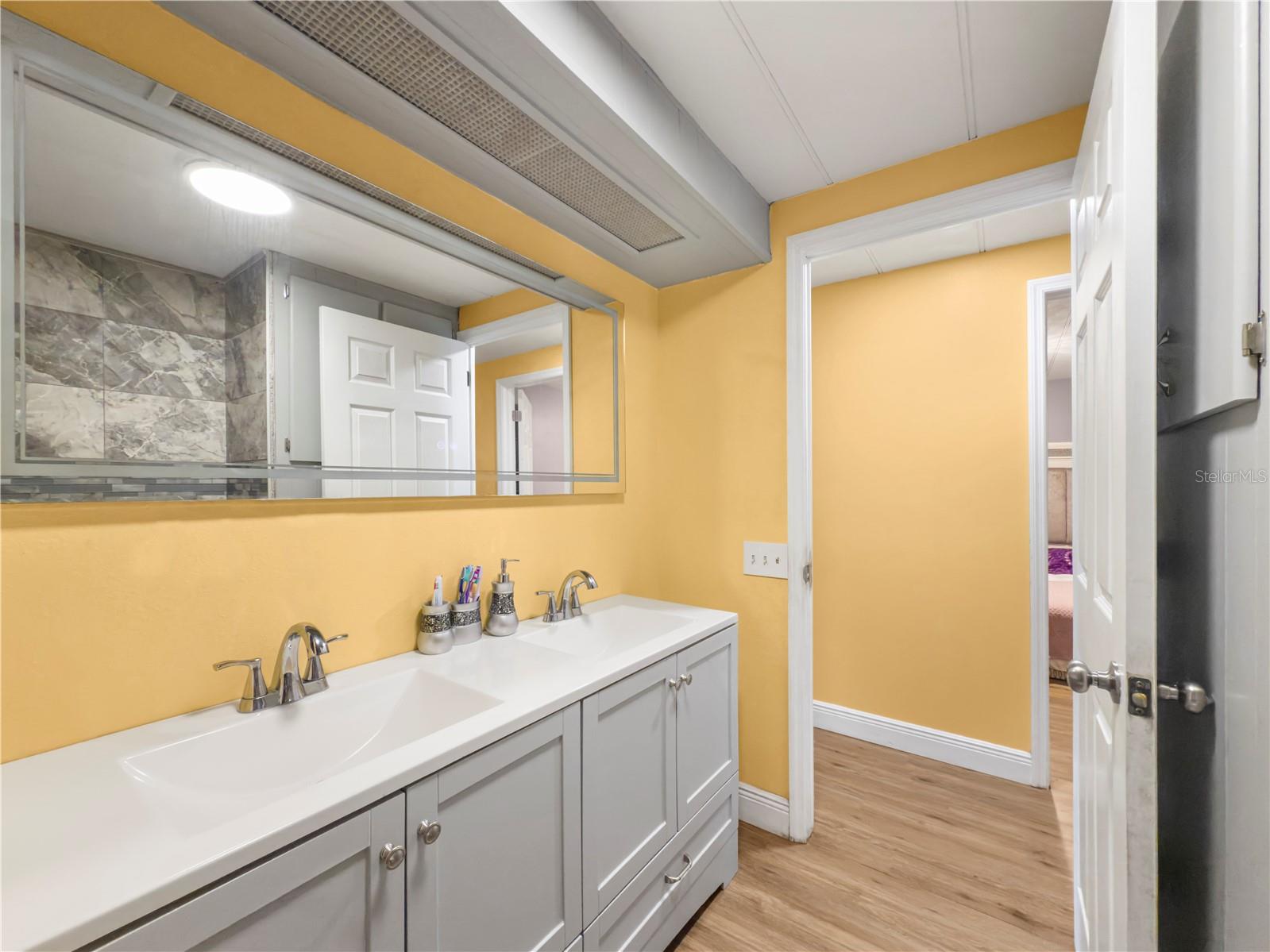 WOODLAND MANOR MOBILE HOME - Residential