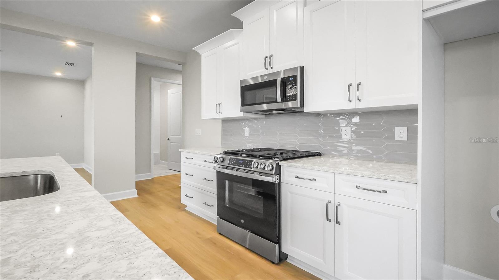 KH CW HAMMOCK OAKS LLC - Residential