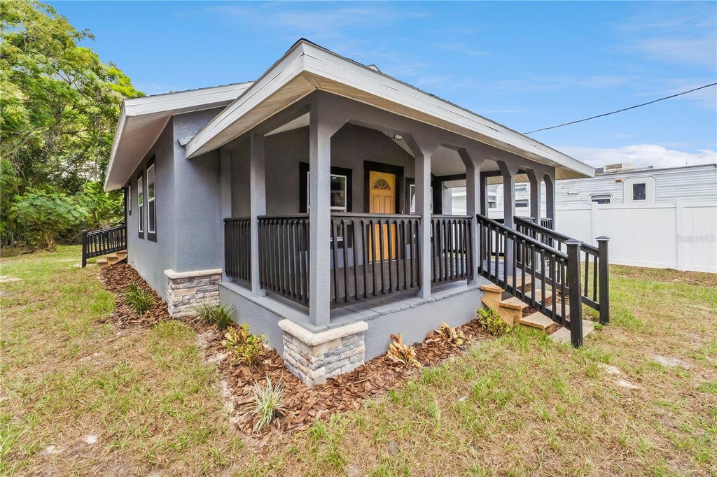 Photo of 512 Bennett Street, Auburndale, FL 33823 (MLS # O6437130)