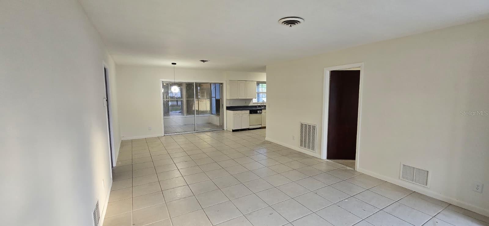 SOUTH VENICE - Residential Lease