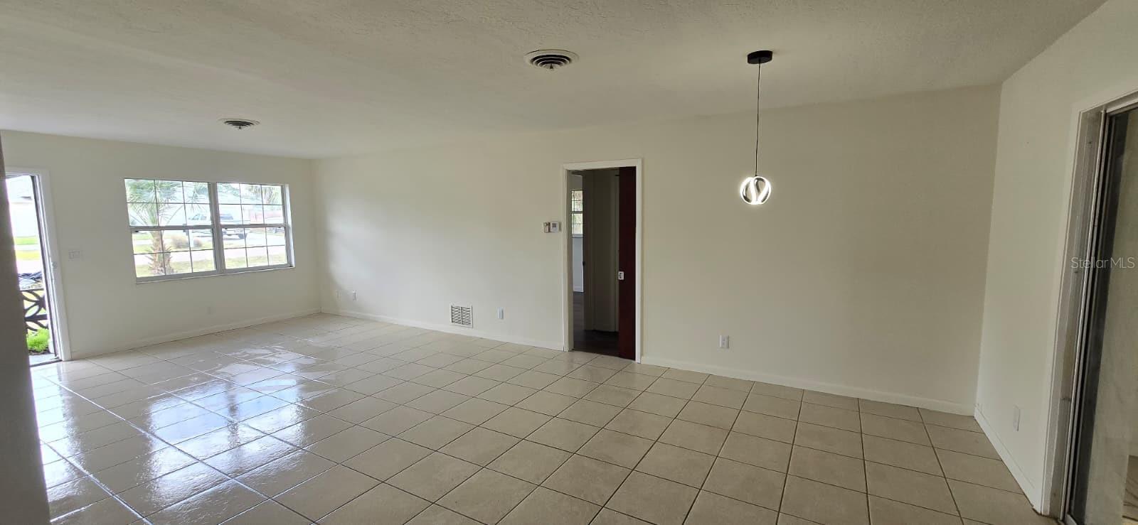 SOUTH VENICE - Residential Lease