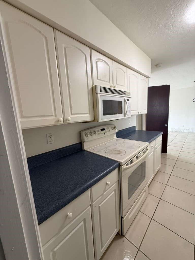 SOUTH VENICE - Residential Lease