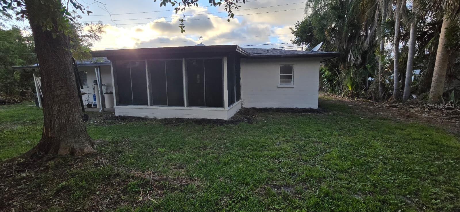 SOUTH VENICE - Residential Lease